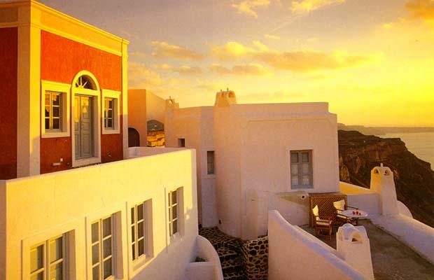 ‘AIGIALOS’ SUITES HOTEL – FIRA – SANTORINI